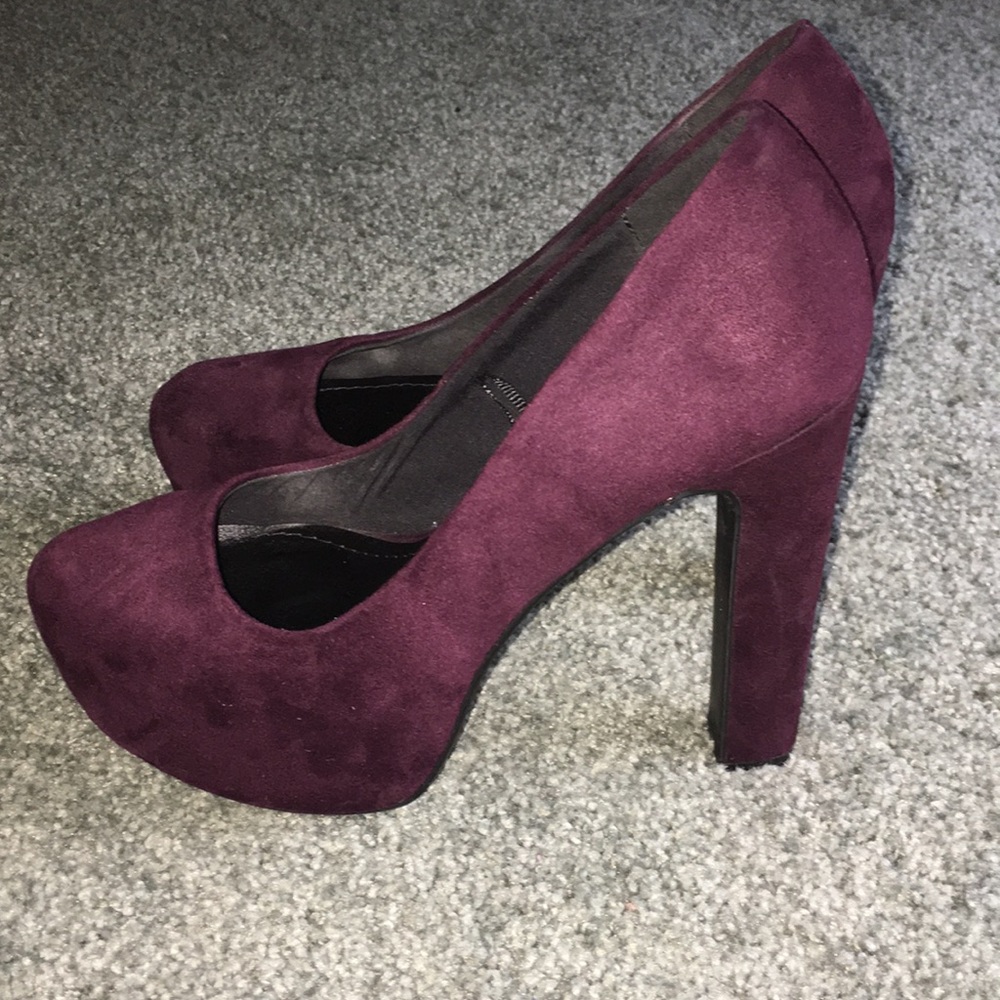 deep purple almost black/purple color velvet heels